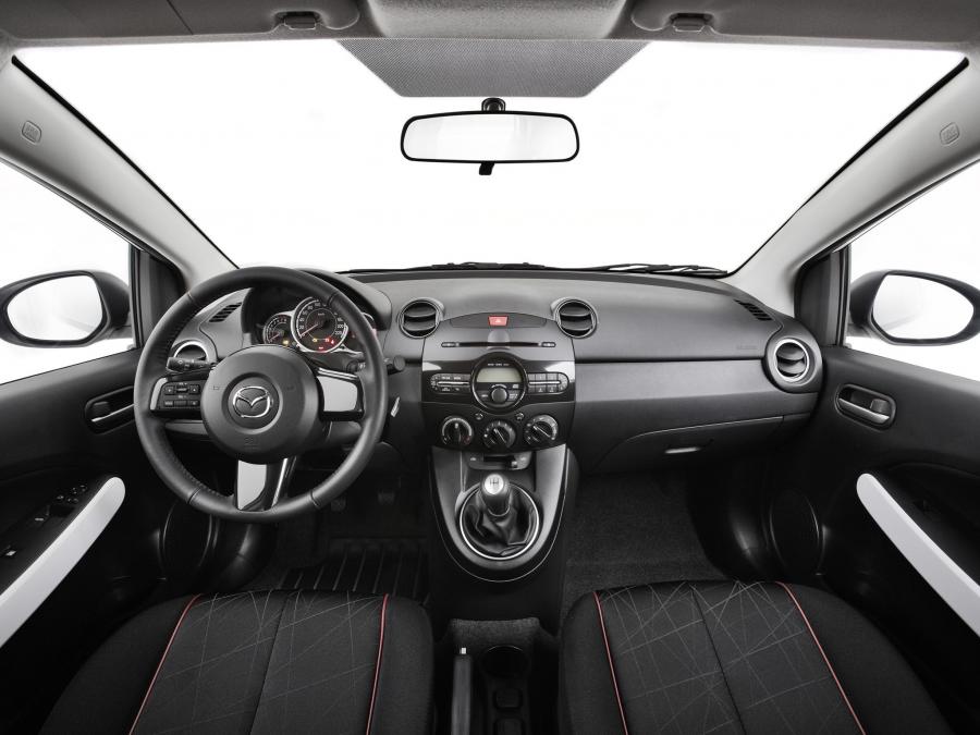  Mazda2 Iro 2014 года  (фото 3 из 3)